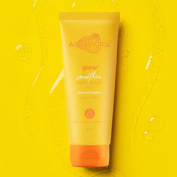 Aqualogica Glow + Smoothie Face Wash with Papaya and Vitamin C